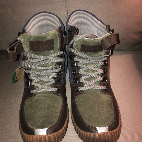 Eco friendly men’s hiking boots. NWT. - Picture 2 of 3